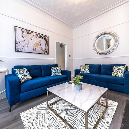 Ferienwohnung Stylish Luxury Large 4Br Kingbed Barrow-in-Furness Exterior foto