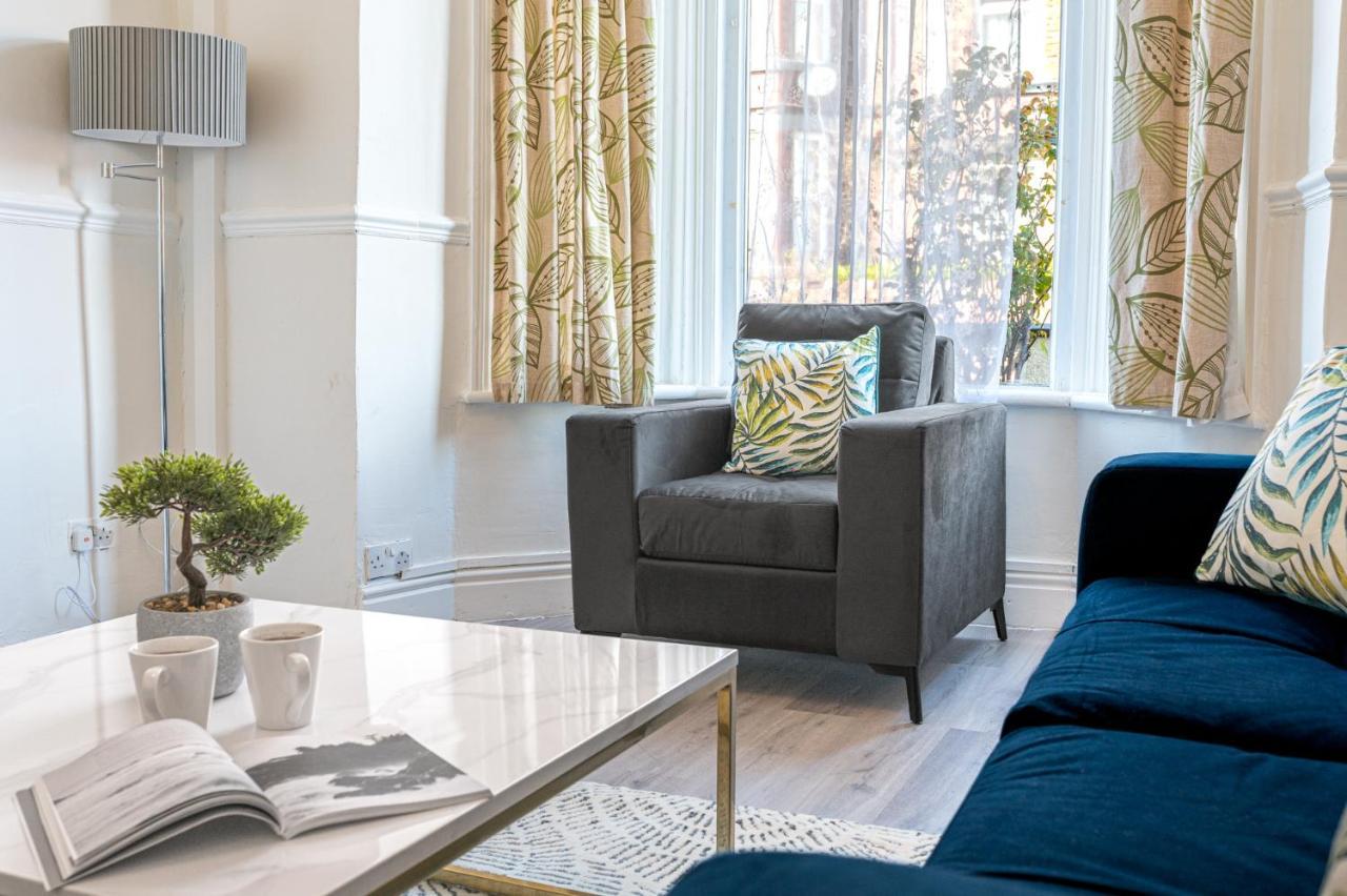Ferienwohnung Stylish Luxury Large 4Br Kingbed Barrow-in-Furness Exterior foto