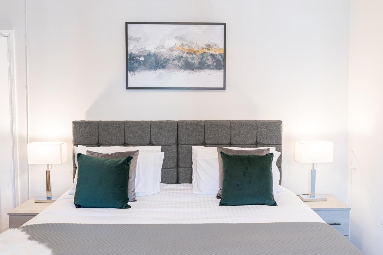 Ferienwohnung Stylish Luxury Large 4Br Kingbed Barrow-in-Furness Exterior foto