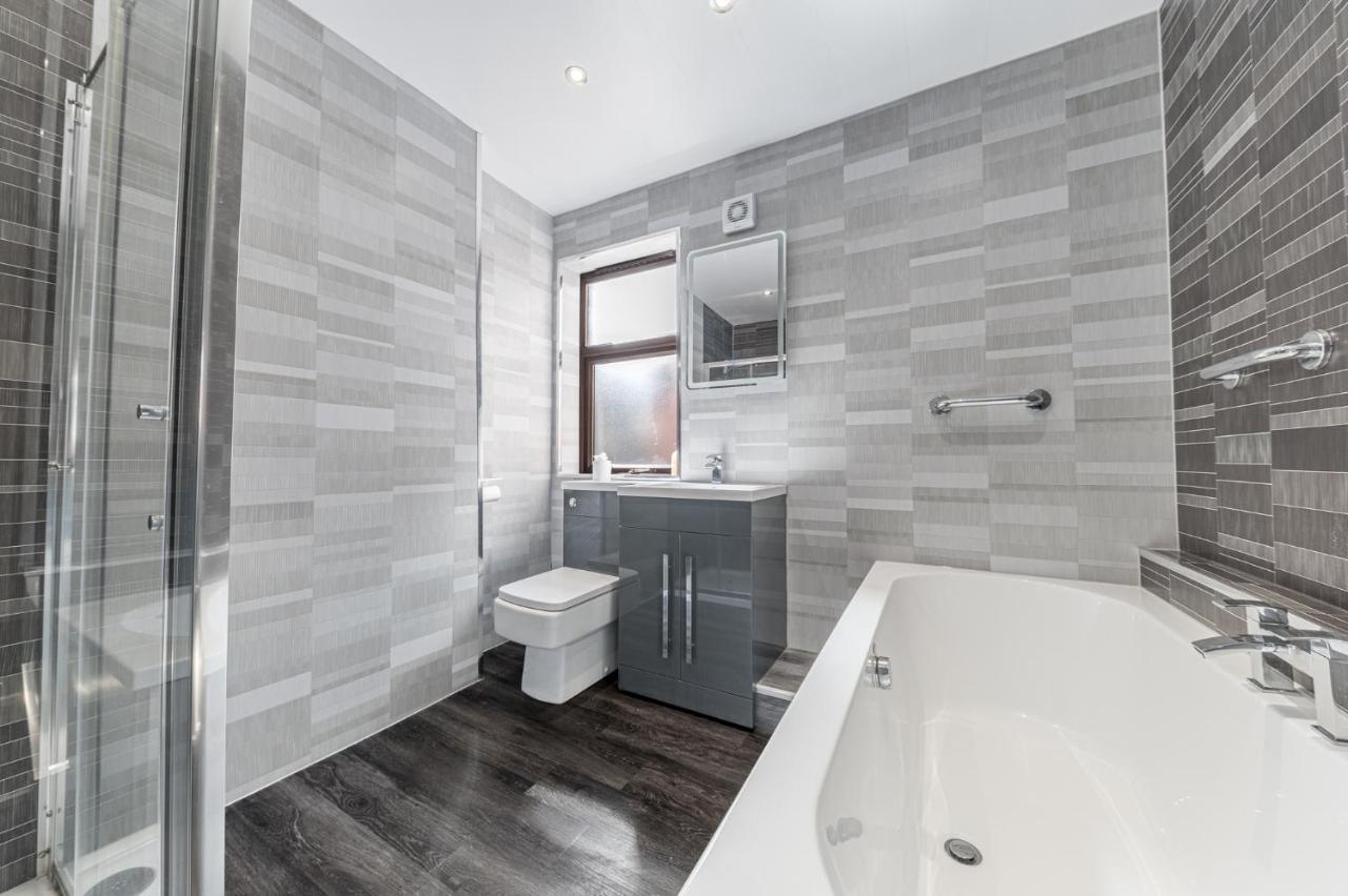 Ferienwohnung Stylish Luxury Large 4Br Kingbed Barrow-in-Furness Exterior foto